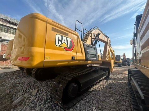 2023 year CAT 345gc excavator